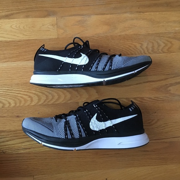 nike flyknit trainer size 10